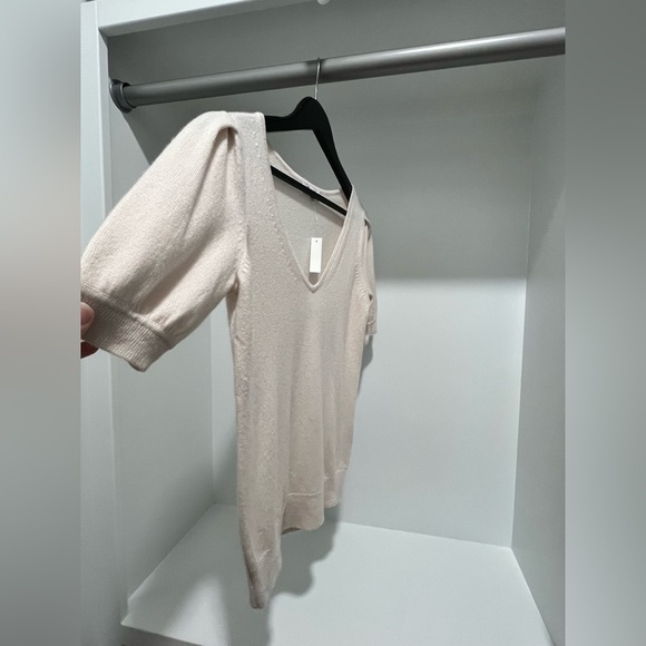 Madewell Cashmere V-Neck Puff-Sleeve Sweater Tee XS in Hthr Oat staple wardrobe - Picture 4 of 10